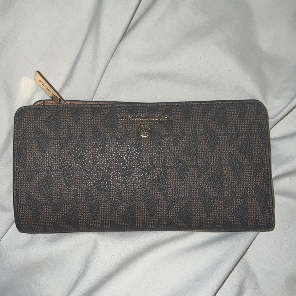 Michael kors wallet